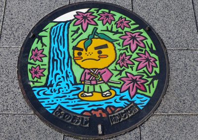 040324_ManholeCovJP_y01