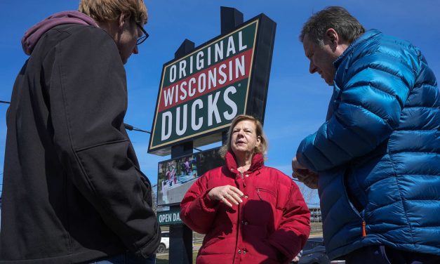 Tammy Baldwin returns to “go everywhere” strategy to keep Senate seat against Trump-backed millionaire