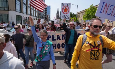 “No Kings” protest draws massive Milwaukee turnout in defiance of Trump’s military spectacle
