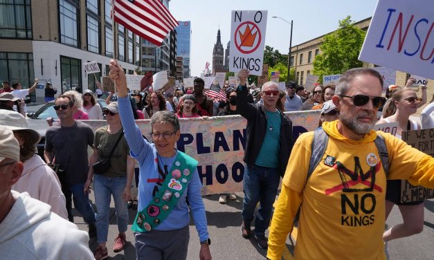“No Kings” protest draws massive Milwaukee turnout in defiance of Trump’s military spectacle