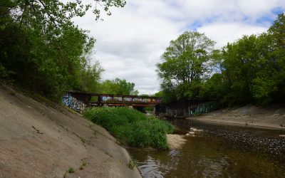 Milwaukee residents encouraged to pick rivers over retail on Black Friday