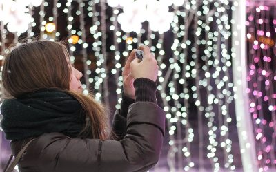Infographic: The Selfie Syndrome and social narcissism