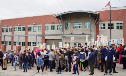 Rally at Homeland Security office seeks end to indefinite imprisonment of families