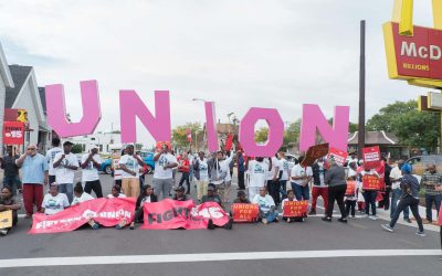 Fast-Food workers seeing union rights and $15 minimum wage arrested at Milwaukee strike