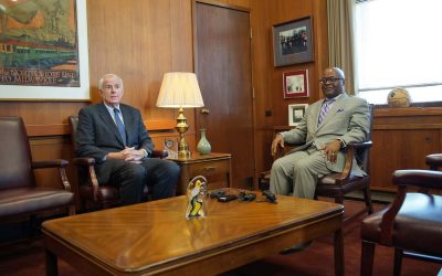 Sheriff-elect Earnell Lucas meets with Mayor Tom Barrett about new era of cooperation