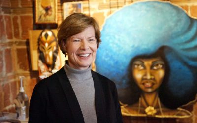 Senator Tammy Baldwin celebrates Sherman Phoenix’s success during visit with business owners