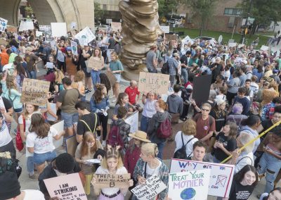 092019_climatestrikemarchmke_23