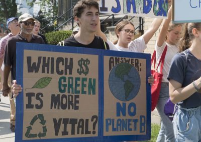 092019_climatestrikemarchmke_43