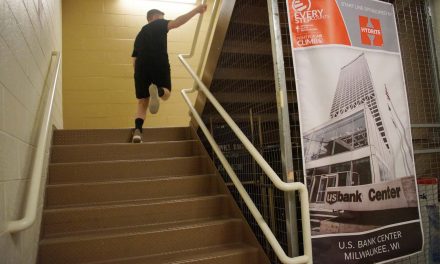 Fight for Air Climb: Hundreds run to top of U.S. Bank Center to raise funds for lung health