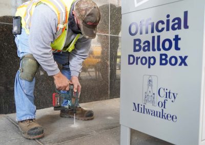 091020_voteboxinstall_858