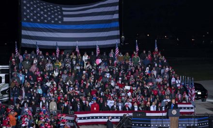 Controversial “thin blue line” flag replaces America’s “Stars and Stripes” at Trump rally in Waukesha