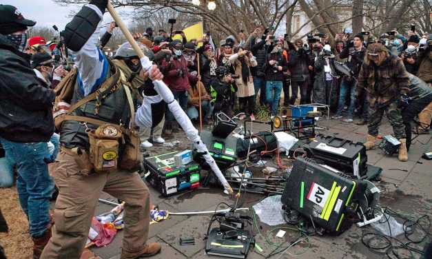 Criminal Sedition at the Capitol: How news sources frame unrest in realtime and influence public opinion