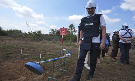 Cambodian mine clearing experts train Ukrainian soldiers how to safely remove Russian mines at home