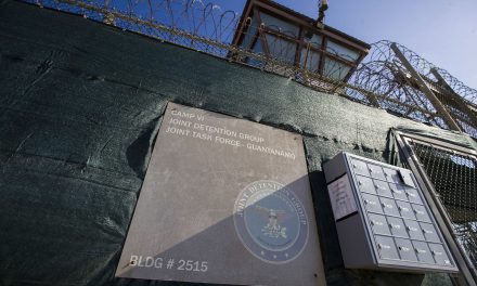 Ron DeSantis faces revelations about his military assignment in Guantanamo’s “Torture Machine”