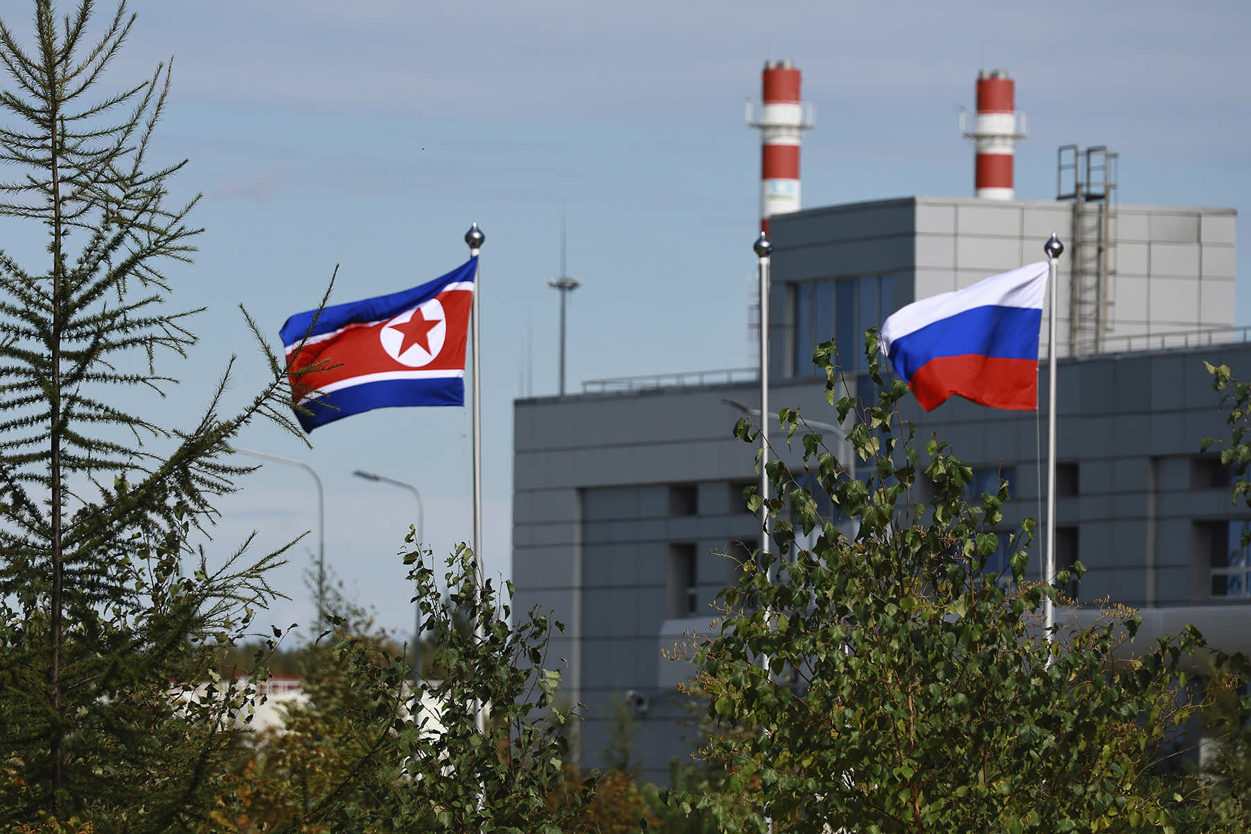 미국, 한국, 일본이 러시아의 잔혹한 전쟁에 무기를 공급한 북한을 공동 규탄했다.