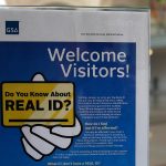 Veinte años en preparación: lo que debe saber mientras EE.UU. se alista para exigir REAL ID a viajeros aéreos