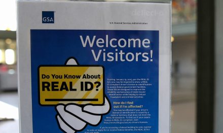 Veinte años en preparación: lo que debe saber mientras EE.UU. se alista para exigir REAL ID a viajeros aéreos