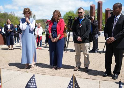 d45_052325_MemorialFlagLawn_1229