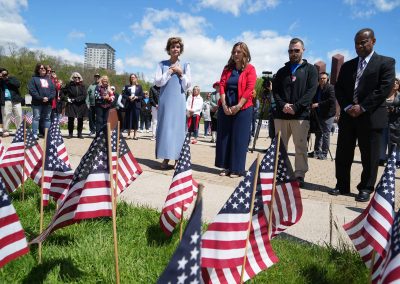 d46_052325_MemorialFlagLawn_1235