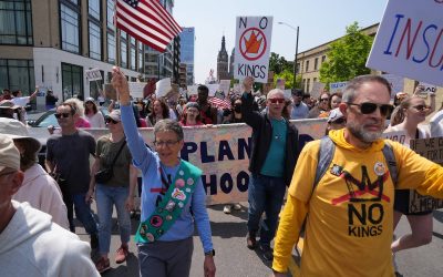 “No Kings” protest draws massive Milwaukee turnout in defiance of Trump’s military spectacle
